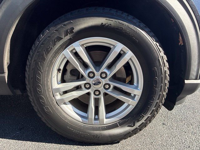 Used 2020 Ford Explorer XLT w/ Equipment Group 202A AWD/4WD image 28