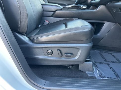 Used 2024 Nissan Pathfinder SL image 43