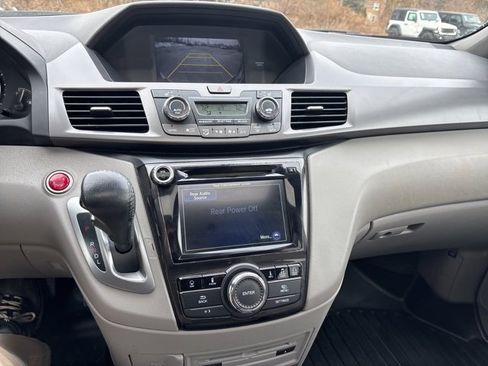Used 2014 Honda Odyssey Touring image 17