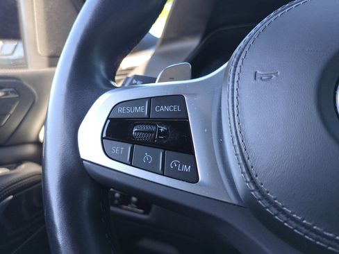 Used 2022 BMW X7 xDrive40i w/ M Sport Package AWD/4WD image 19