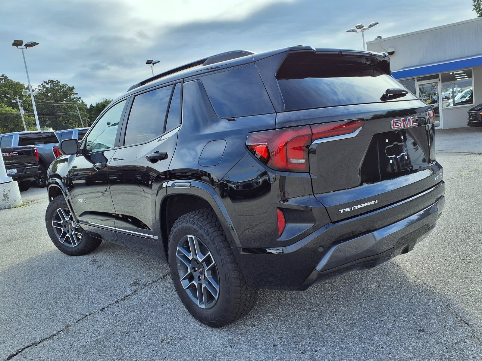 New 2027 GMC Terrain AT4 AWD/4WD image 23