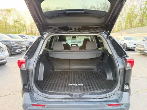 Used 2021 Toyota RAV4 XLE w/ Convenience Package AWD/4WD image 9