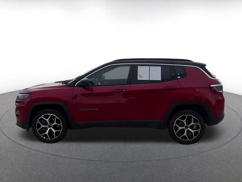 Used 2025 Jeep Compass Limited AWD/4WD image 8