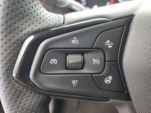 Used 2024 Chevrolet Trax RS FWD image 23