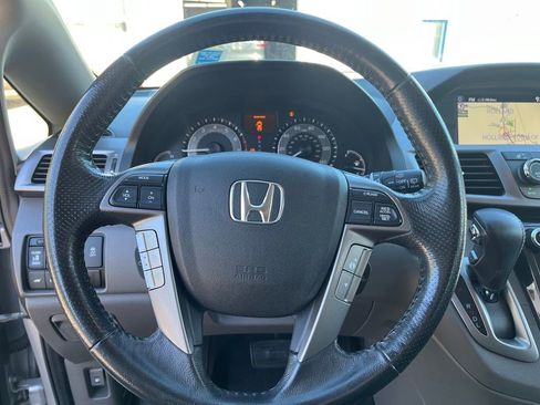 Used 2014 Honda Odyssey Touring Elite image 9
