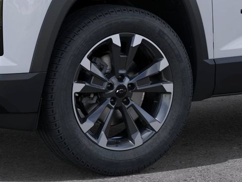 New 2027 Chevrolet Equinox RS w/ Safety and Technology Package FWD image 9