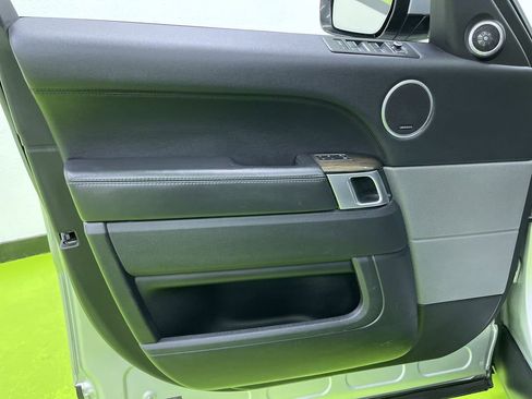 Used 2017 Land Rover Range Rover Sport HSE image 16