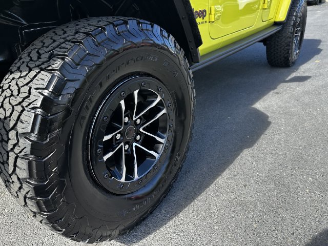 Used 2024 Jeep Wrangler Unlimited Rubicon AWD/4WD image 12