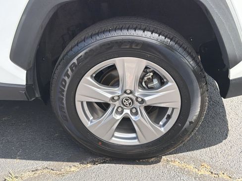 Used 2025 Toyota RAV4 XLE FWD image 19