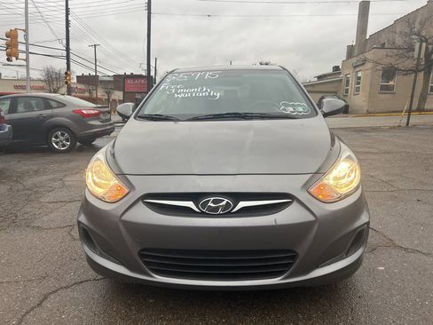 Used 2013 Hyundai Accent GS image 2