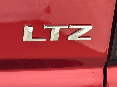 Used 2026 Chevrolet Silverado 2500 LTZ w/ LTZ Convenience Package AWD/4WD image 8