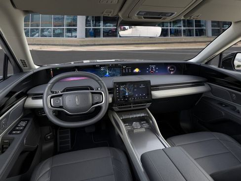 Used 2025 Lincoln Nautilus Premier image 9