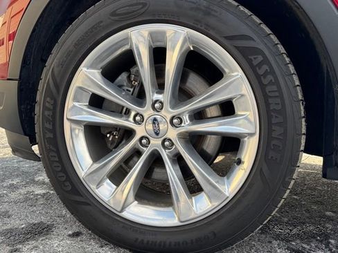 Used 2019 Ford Explorer XLT w/ Equipment Group 202A image 33