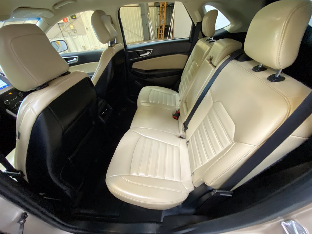 Used 2020 Ford Edge SEL w/ Convenience Package FWD image 24