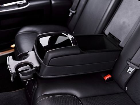 Used 2018 Rolls-Royce Ghost RWD image 61