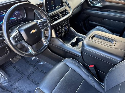 Used 2023 Chevrolet Suburban Premier image 10