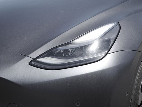 Used 2022 Tesla Model Y Performance AWD/4WD image 6