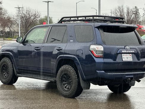 Used 2022 Toyota 4Runner SR5 Premium w/ Moonroof Package image 6