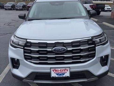 New 2026 Ford Explorer Active w/ Active Comfort Package image 7