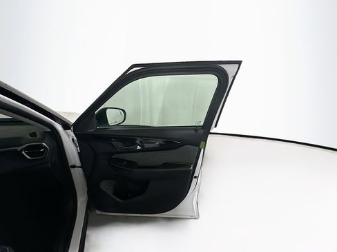 Used 2024 Chevrolet TrailBlazer LS image 31