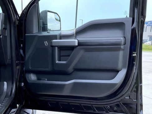 Used 2016 Ford F150 XLT w/ Equipment Group 302A Luxury AWD/4WD image 17