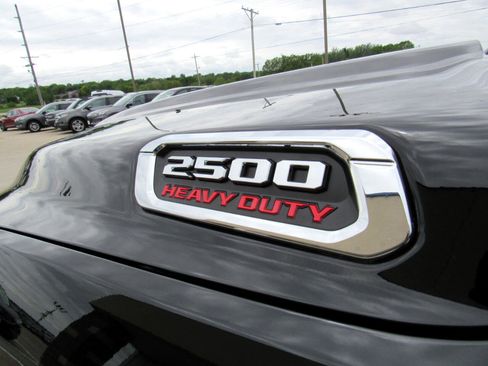 Used 2024 RAM 2500 Limited image 59