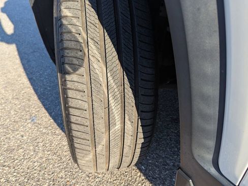 Used 2017 GMC Acadia SLE w/ Driver Alert Package I image 33