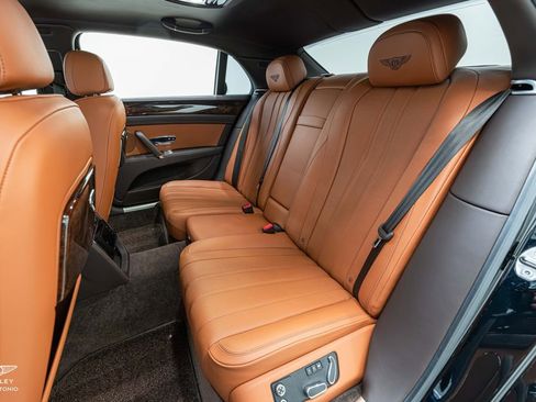 Used 2016 Bentley Flying Spur W12 image 23