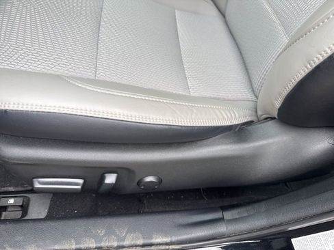 Used 2016 Toyota Camry SE FWD image 13