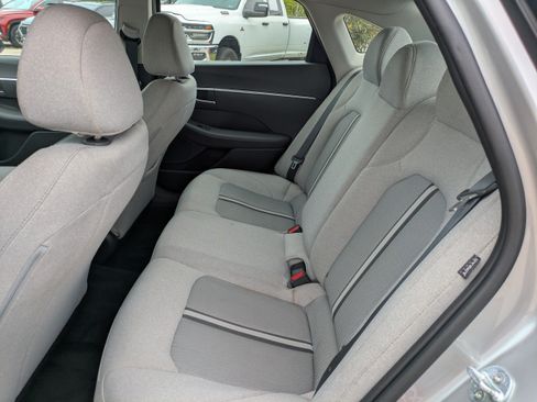 Used 2020 Hyundai Sonata SE FWD image 12