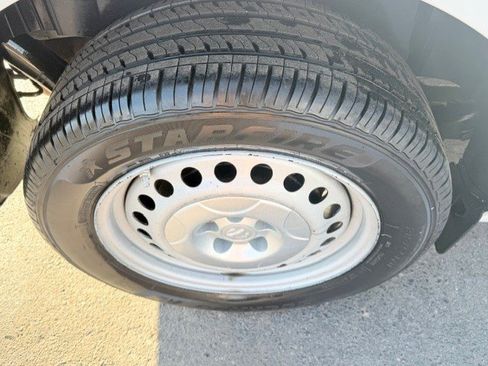 Used 2018 RAM ProMaster City Tradesman image 9