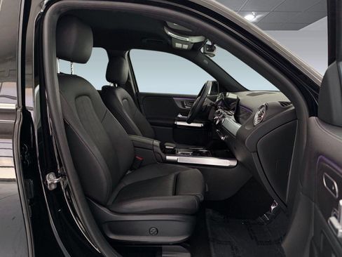 Used 2023 Mercedes-Benz EQB 300 4MATIC image 22