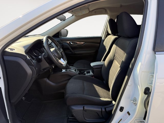 Used 2020 Nissan Rogue SV AWD/4WD image 11