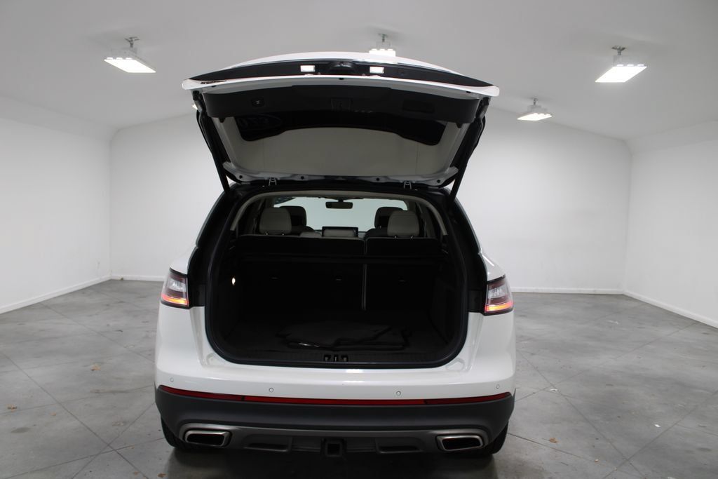 Used 2023 Lincoln Nautilus Black Label w/ Class II Trailer Tow Package AWD/4WD image 29