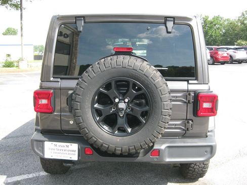 Used 2019 Jeep Wrangler Unlimited Sahara w/ Quick Order Package 24M Moab AWD/4WD image 6