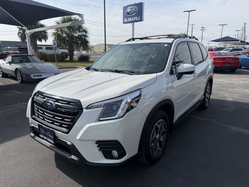 Used 2022 Subaru Forester Premium w/ Popular Package #1 image 3