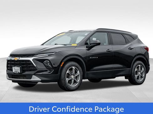 Used 2023 Chevrolet Blazer LT w/ Convenience Package FWD image 3