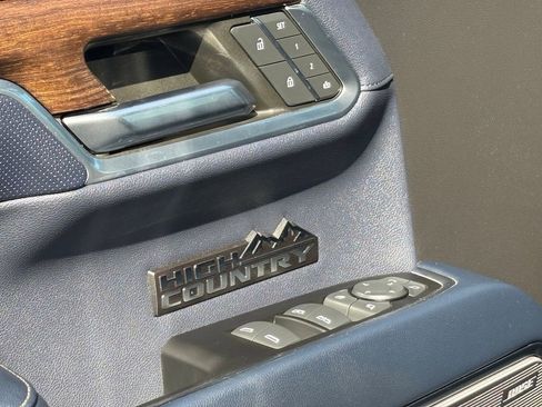 Used 2022 Chevrolet Silverado 1500 High Country w/ High Country Premium Package image 25