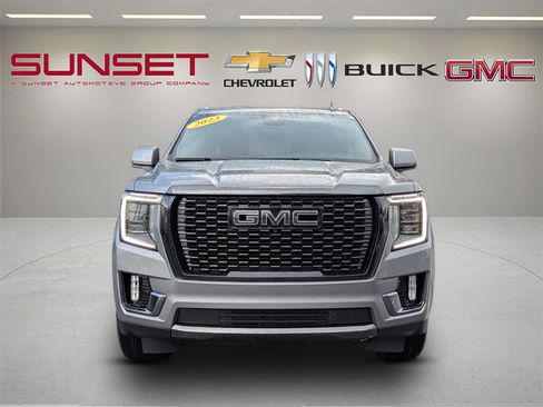 Used 2023 GMC Yukon Denali Ultimate w/ LPO, Floor Liner Package AWD/4WD image 2