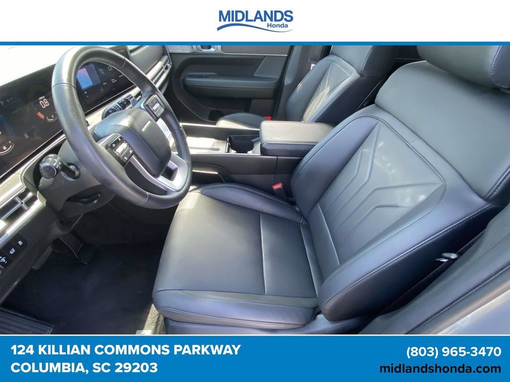 Used 2025 Hyundai Santa Fe SEL AWD/4WD image 15