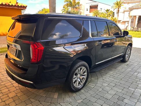 Used 2021 GMC Yukon XL SLT AWD/4WD image 32