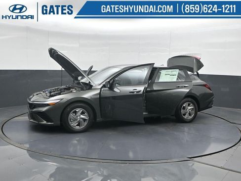New 2026 Hyundai Elantra SE FWD image 52