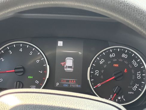 Used 2022 Toyota RAV4 LE image 26