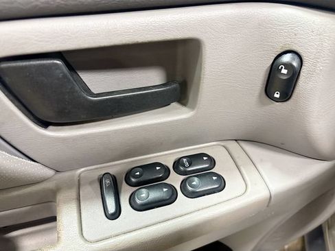 Used 2004 Ford Taurus SE FWD image 14