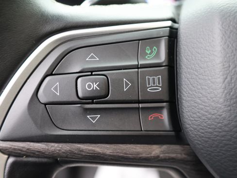 Used 2021 Jeep Grand Cherokee L Limited AWD/4WD image 29
