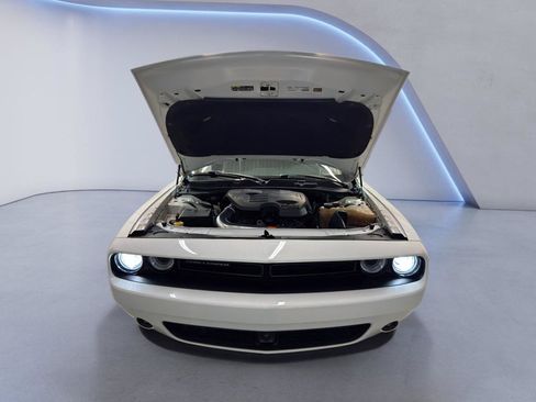 Used 2018 Dodge Challenger SXT Plus RWD image 11