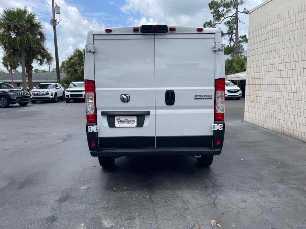 Used 2025 RAM ProMaster 2500 w/ Convenience Group FWD image 4