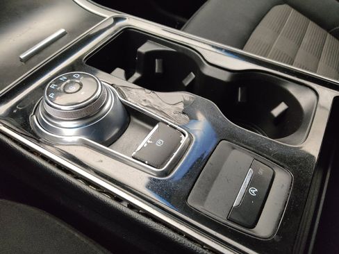 Used 2019 Ford Edge SEL image 26