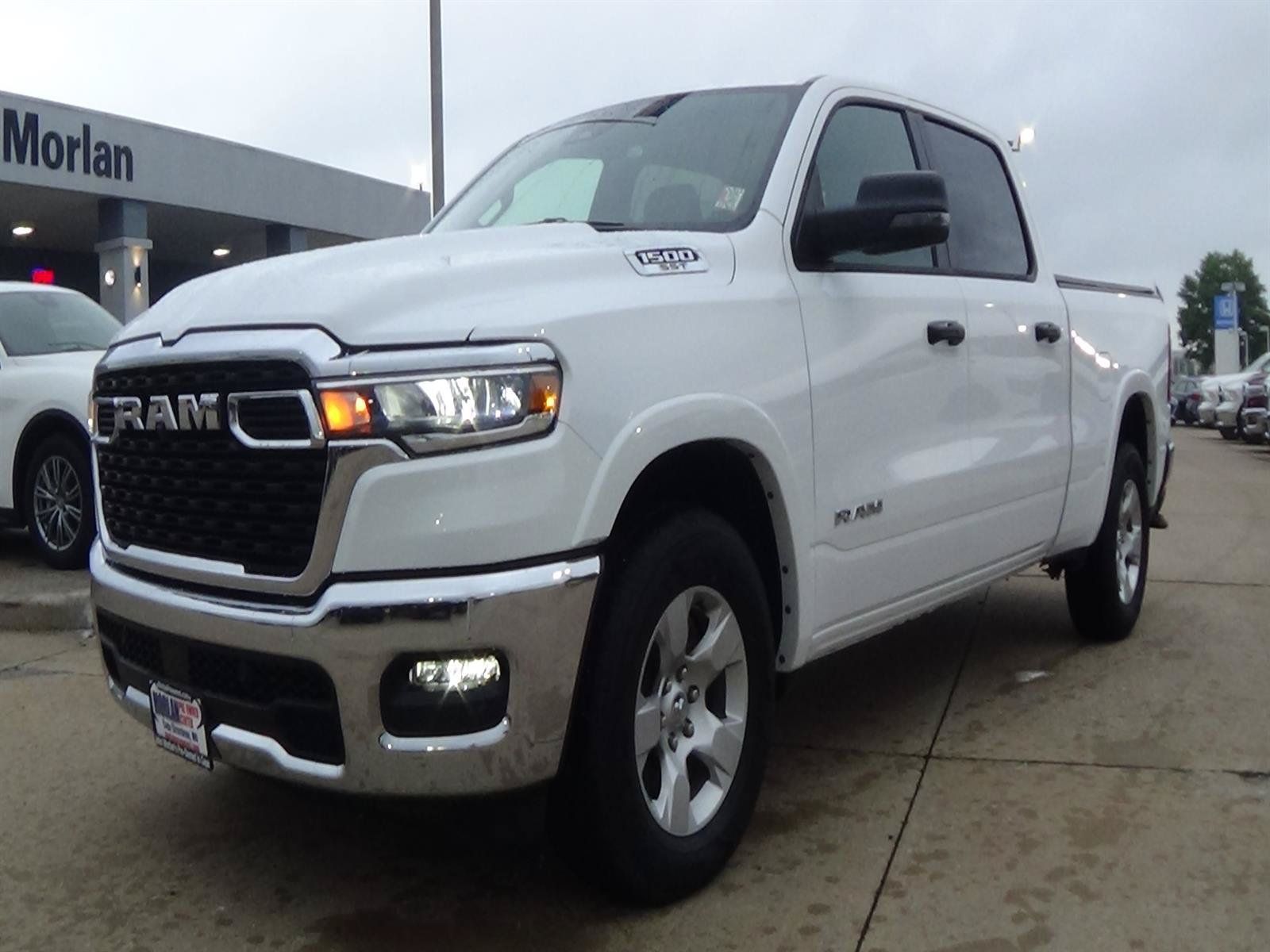 Used 2025 RAM 1500 Big Horn AWD/4WD image 2