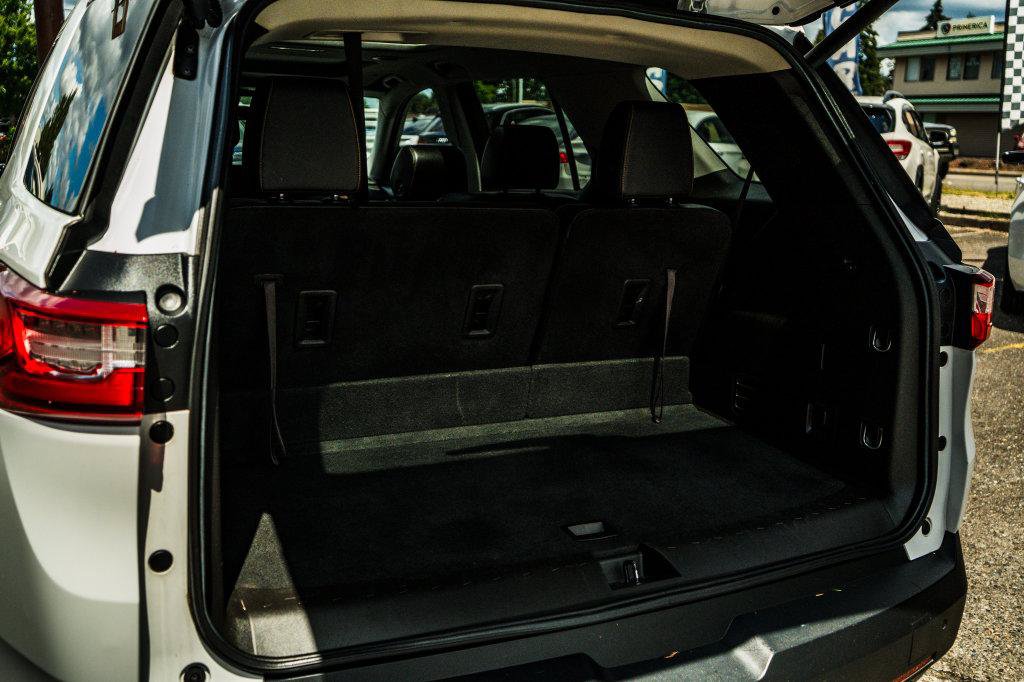 Used 2019 Chevrolet Traverse LT w/ LT Premium Package AWD/4WD image 19